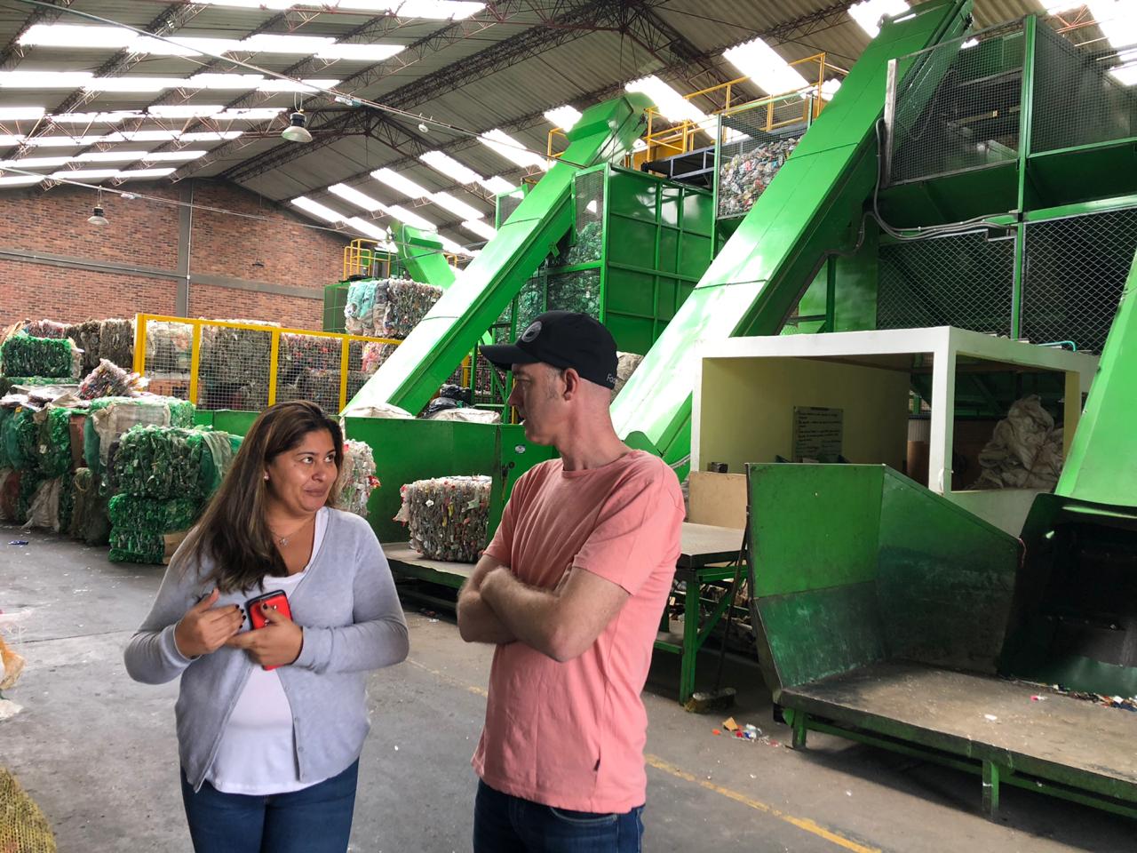 Luz Marina Gutierrez, manager of the plant, explaining to Mark the operation of Ekored in Bogotá