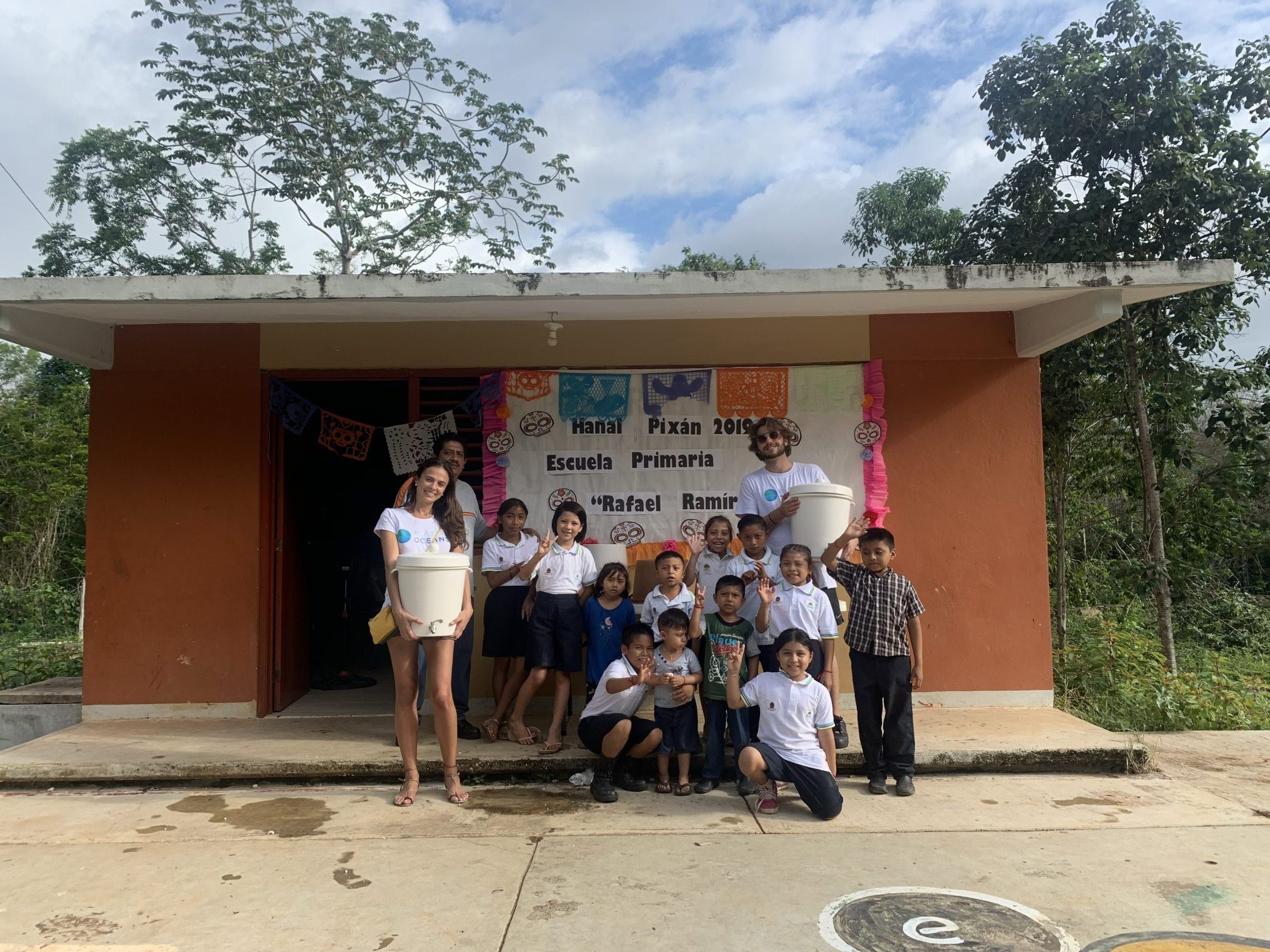 Uno de los Repensar. Rellenar. escuelas participantes.